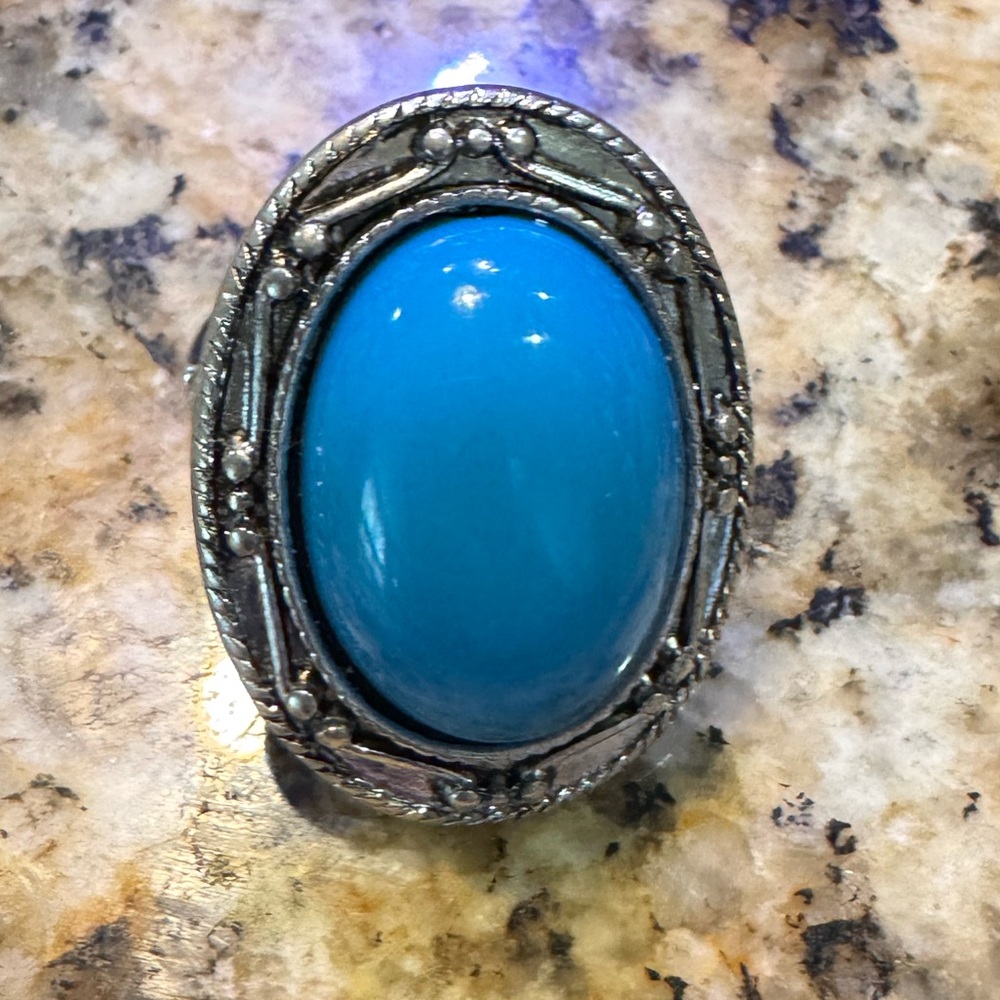 Faux Turquoise Expandable Ring Silver Tone Southwest Native Tribal Bling